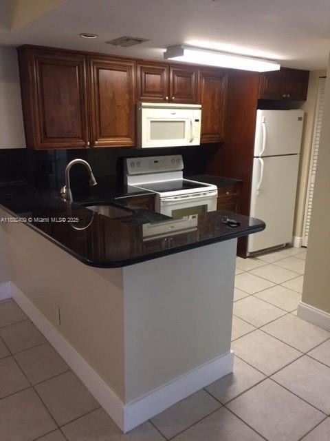 Foto principal - 10781 Cleary Blvd