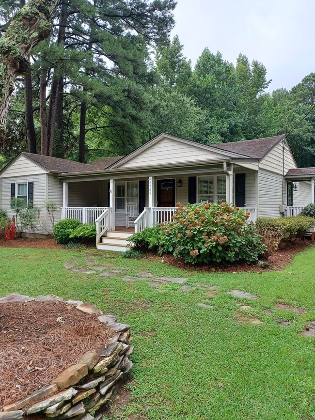 Building Photo - 4729 Charlton Dr