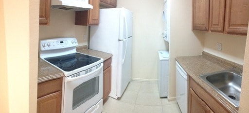 Building Photo - 10016 Twin Lakes Dr
