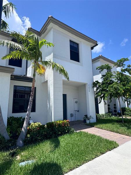 Foto principal - 23424 SW 127th Pl