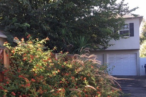 Front view - 10830 Morrison St