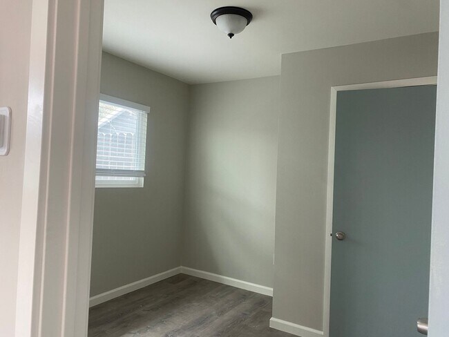 Building Photo - $500 Move-In Incentive - Move-In Today!