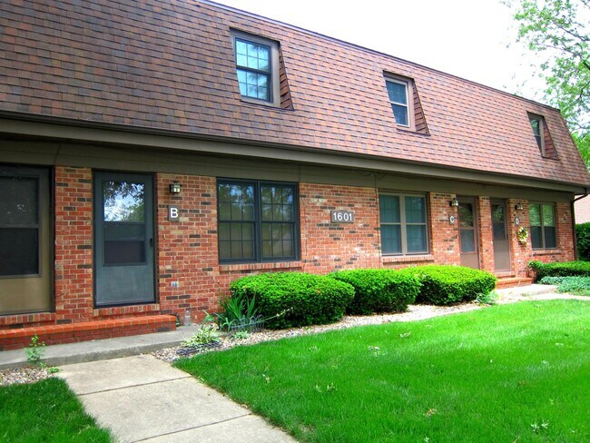 Foto del edificio - 1601 Lyndhurst Dr