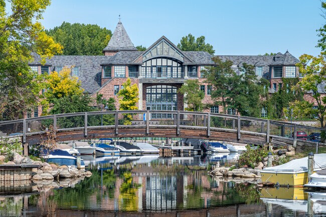 The Wayzata Municipal Boat Slips are conveniently located downtown.