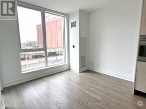 Building Photo - 1-421 Belsize Dr