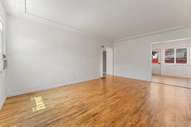 Foto del edificio - 12935 Greene Ave