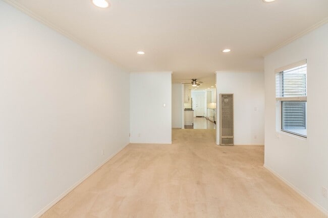 Building Photo - 909 19th St
