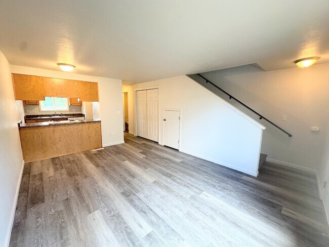Foto del edificio - 2127 N Keene Way Dr
