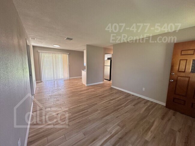 Foto del edificio - 2155 Aaron Ave