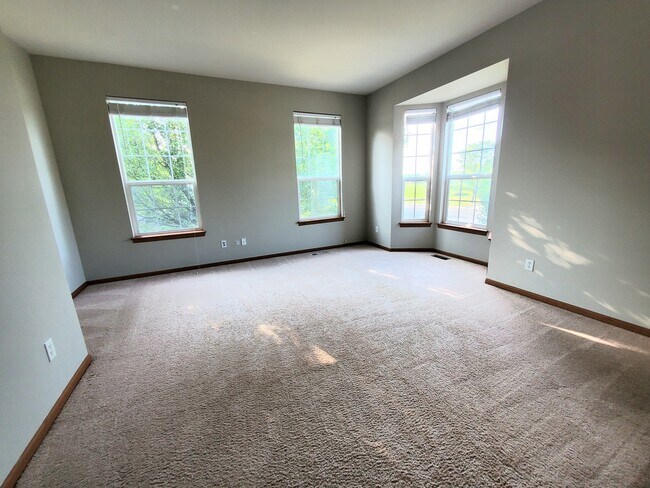Building Photo - 1287 Chestnut Ln