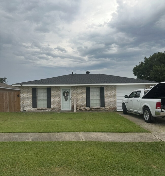 Building Photo - 1065 Beechwood Dr