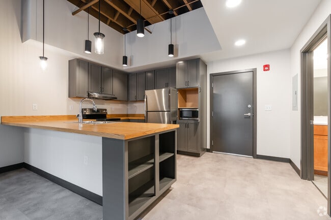 1BR, 1BA - 745SF - Cocina - Painters Row