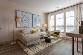 1BR, 1BA - 706 SF - Arca Green Mountain