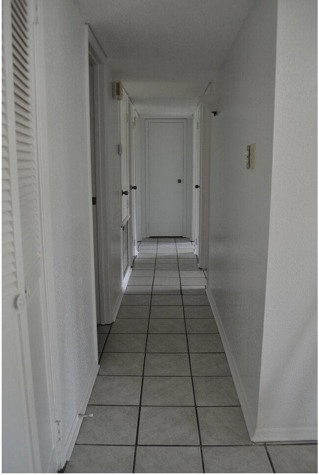 Foto del edificio - 108 Thompson Loop