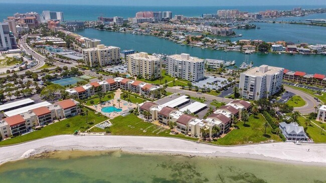 Building Photo - 865 S Gulfview Blvd