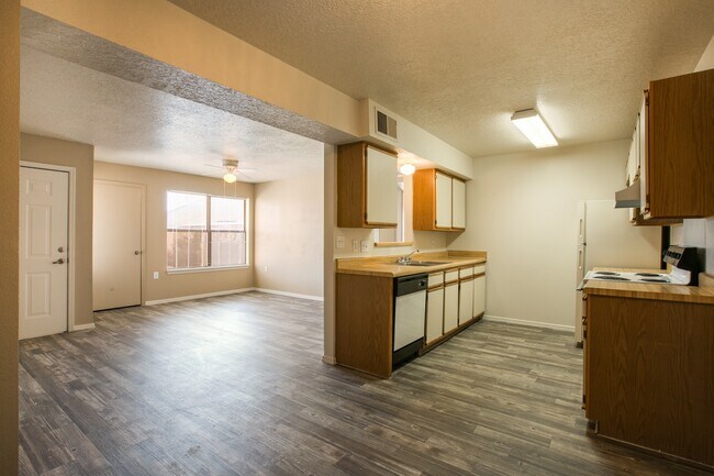 Crescent Ridge Apartments photo'