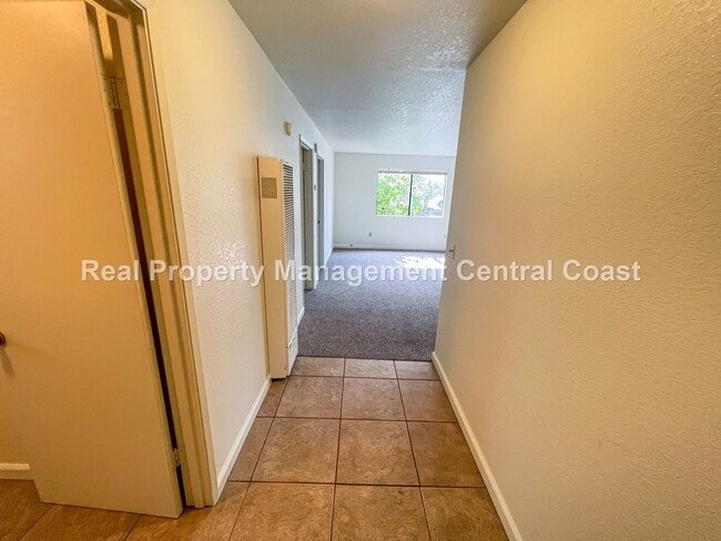 Building Photo - LEASE PENDING - Apartment Near Downtown Atascadero - 2 Bed / 1 Bath