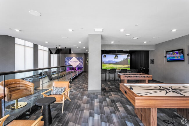 Lounge Golf Simulator & Bowling - Pierpont at City Crossing