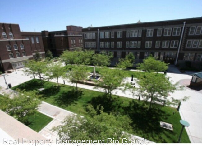 2 br, 1.5 bath House - 201 Arno St NE UNIT... photo'