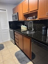 Building Photo - 200 Lakeview Dr