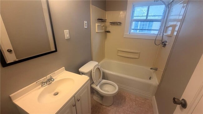 Building Photo - 157 Armington St