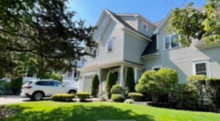 Building Photo - 122 Columbia Ave