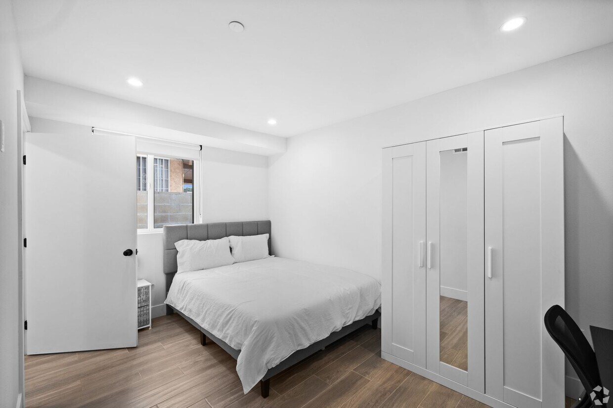 Foto del edificio - 1171 W 37th Pl