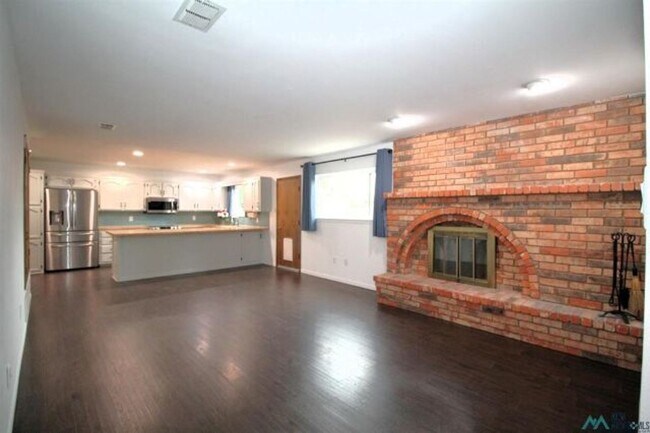 Foto del edificio - 1321 Concord Rd