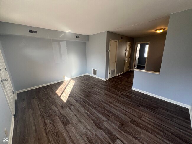 Foto del edificio - 322 N Clark St