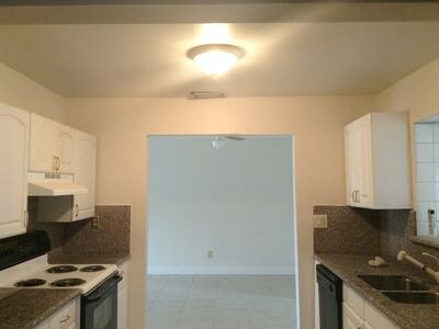 Building Photo - 2685 NW 24th Ct
