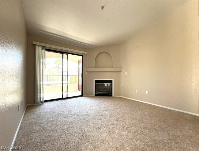 Foto del edificio - 950 Seven Hills Dr