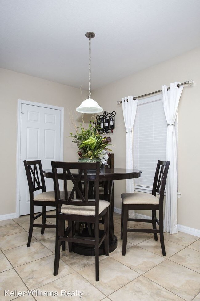 Building Photo - 2 br, 2.5 bath House - 4745 Somerset Hill Ln