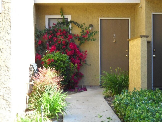 Building Photo - 8316 Vineyard Ave