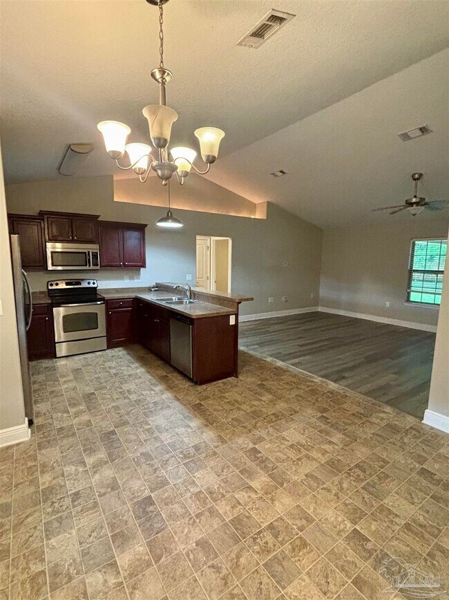 Foto del edificio - 6169 Autumn Pines Cir