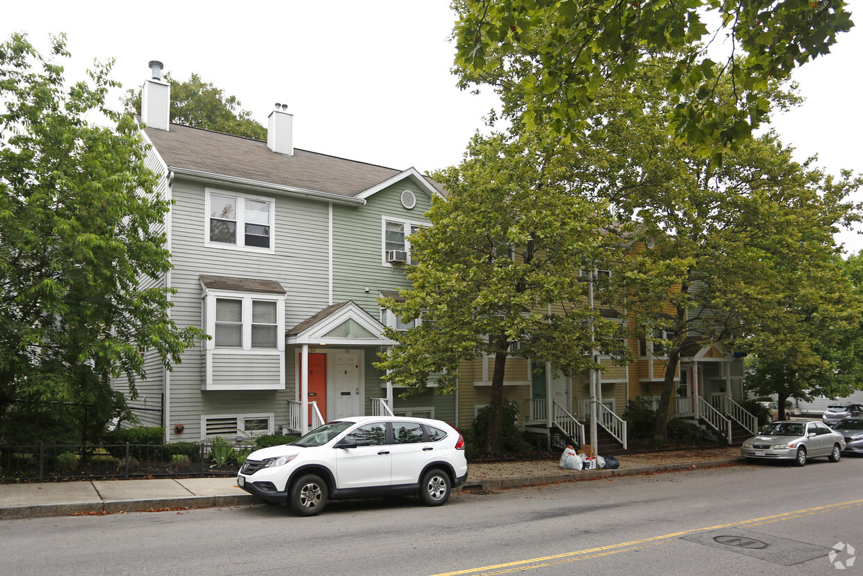 Building Photo - Stony Brook Gardens