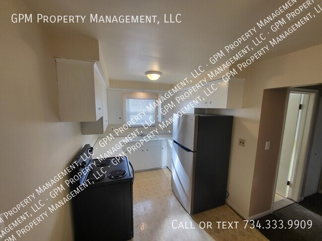Foto del edificio - 2436 Fort Park Blvd
