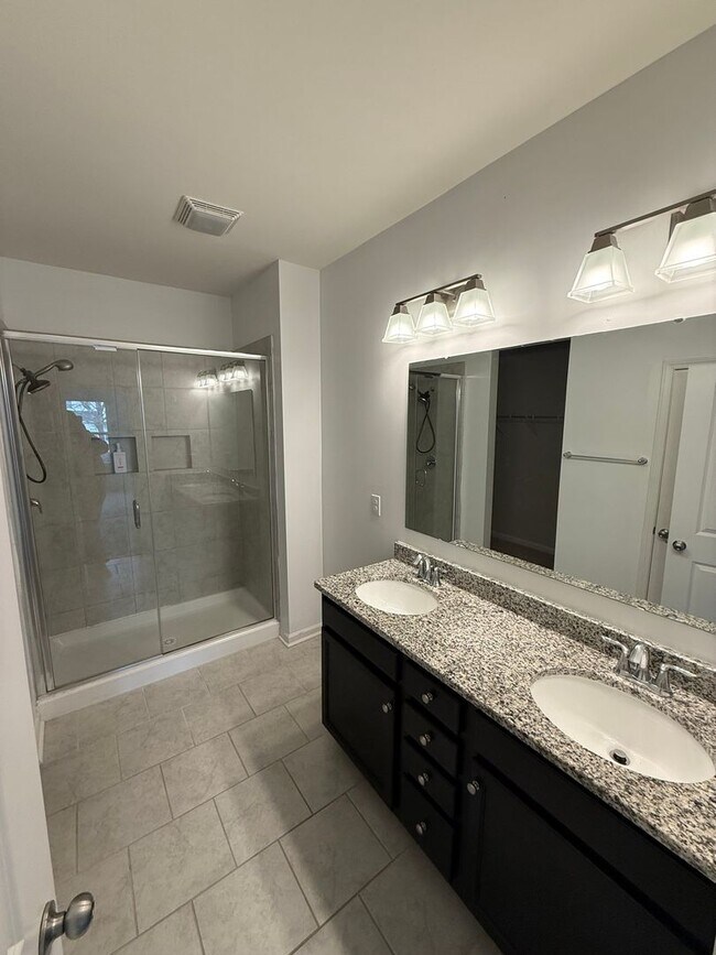 Foto del edificio - 5954 River Mdw Ct