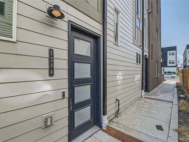 Building Photo - 1284 Stuart St