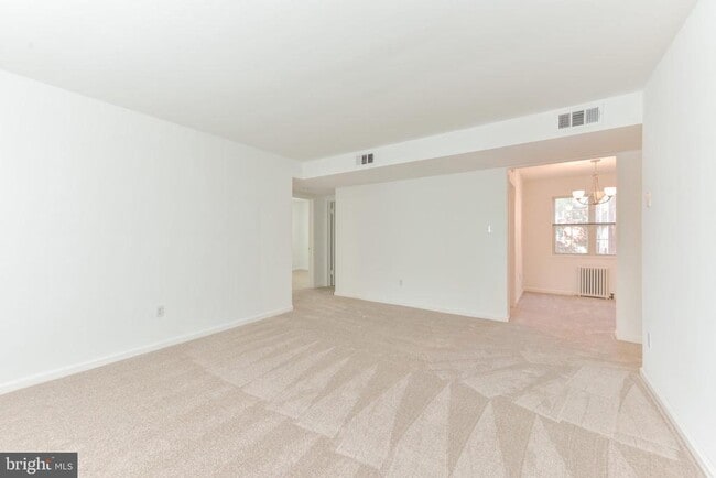 Foto del edificio - 1423 N Nash St