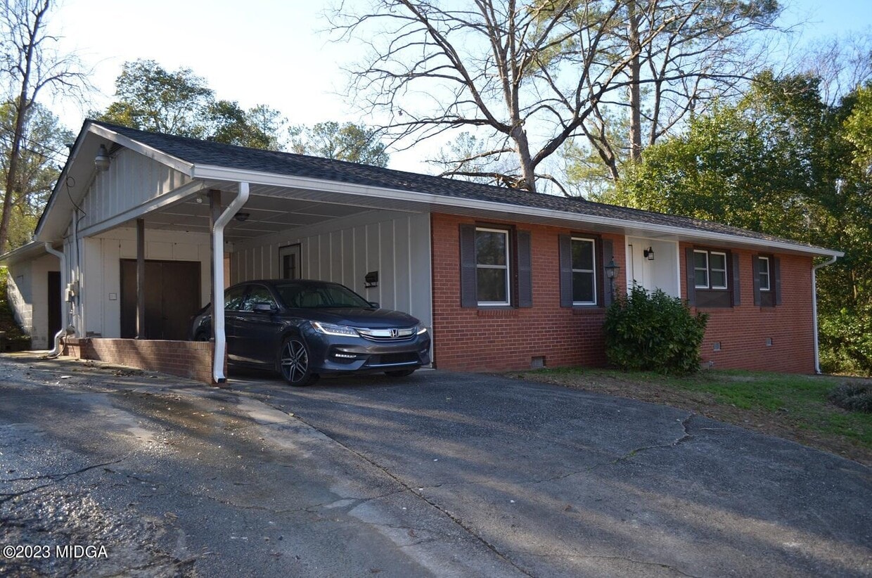 2572 Old Holton Rd, Macon, GA 31204 House for Rent in Macon, GA