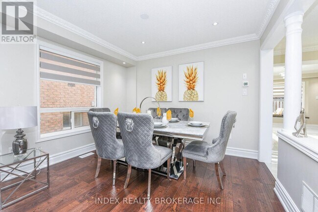 Photo du bâtiment - 10 Leopard Gate