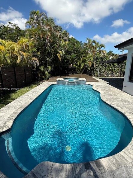 Foto del edificio - 4902 SW 87th Pl