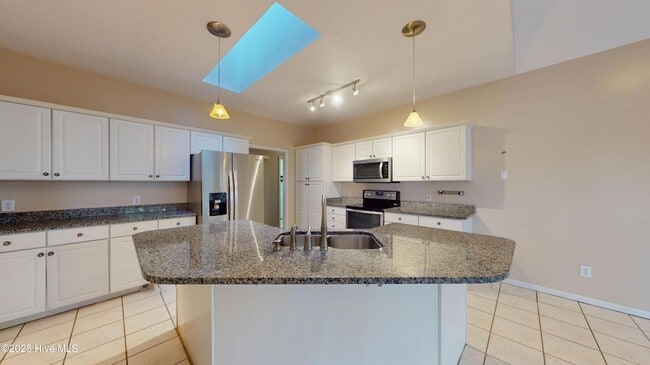 Foto del edificio - 100 Tamarisk Ln