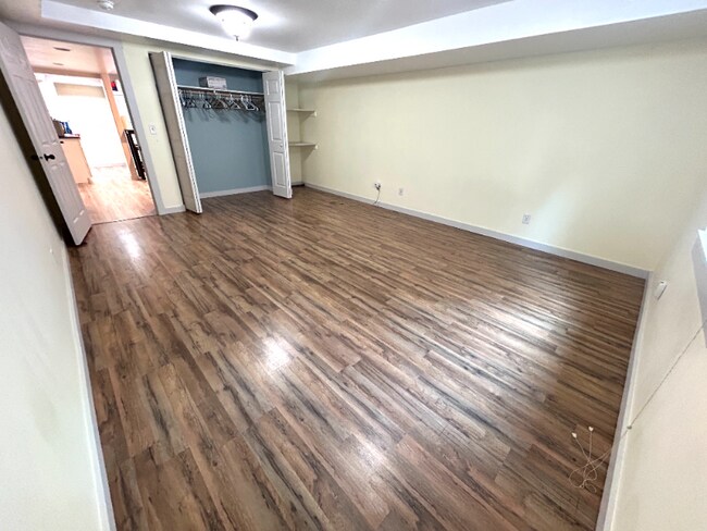 Foto del edificio - 112 W Dooley Ln