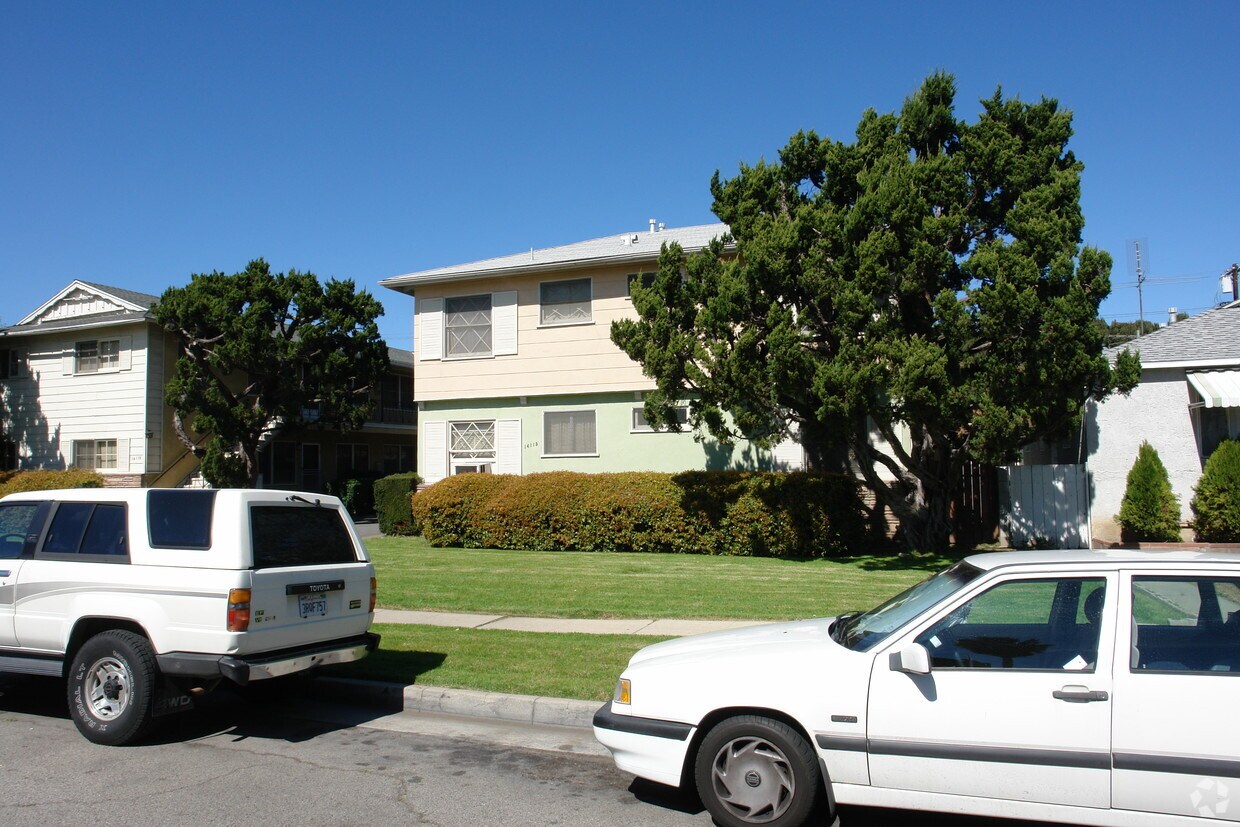 Foto del edificio - 14115 Gilmore St
