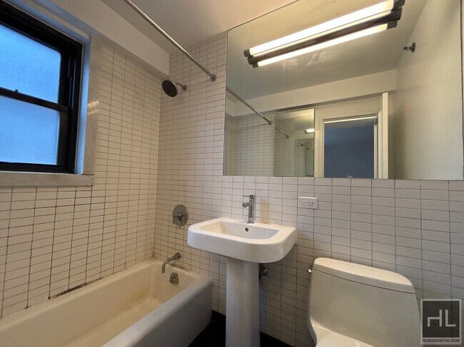 Building Photo - East 39th Street