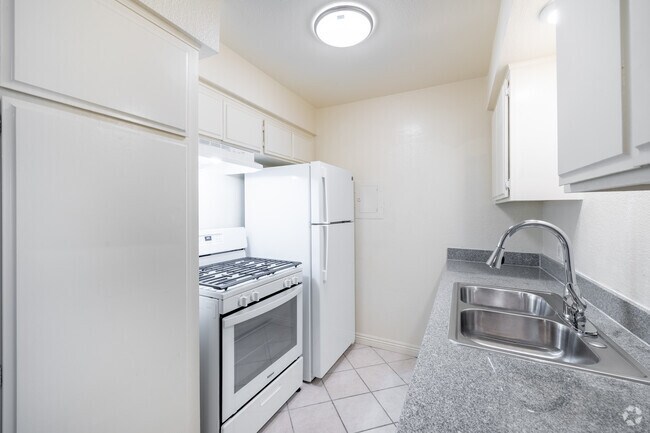 Estudio - 580 pies cuadrados - Cocina - 6104 Cahuenga Boulevard