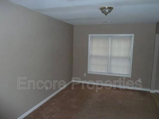 Photo - 2004 Hart St Townhome