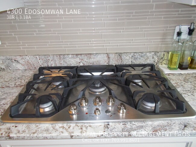 Building Photo - 4300 Edosomwan Ln