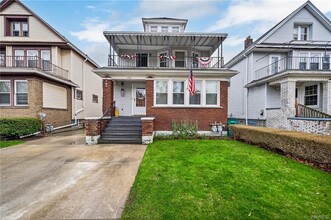 Building Photo - 122 Stratford Rd